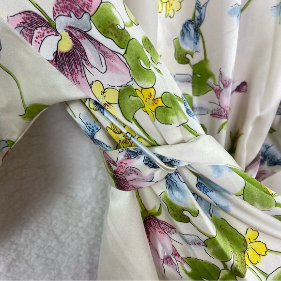 Saks fifth Avenue vintage floral flower garden party robe - Picture 5 of 14